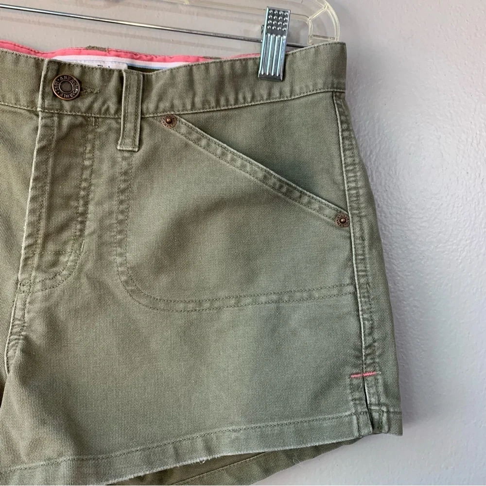 Abercrombie & Fitch cargo style khaki olive short shorts with button fly. Size 2